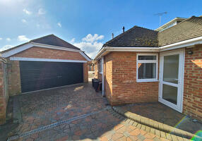 Picture #3 of Property #1843955541 in Barnsfield Crescent, Totton SO40 8BW
