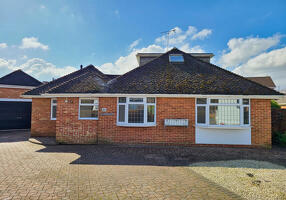 Picture #35 of Property #1843955541 in Barnsfield Crescent, Totton SO40 8BW