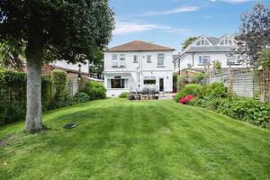 Picture #9 of Property #1845769431 in Fitzharris Avenue, Bournemouth BH9 1BZ