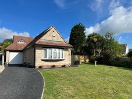 Picture #1 of Property #1849649931 in Cauldron Barn Road, Swanage BH19 1QF