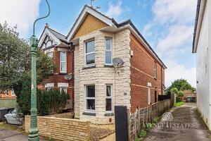 Picture #0 of Property #1853949441 in Markham Road, Bournemouth BH9 1HY