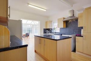 Picture #7 of Property #1854835641 in Extended Accommodation, Acres Road, Bournemouth BH11 8ST
