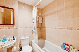 Picture #11 of Property #1860410541 in Viscount Walk, BEARWOOD, Bournemouth BH11 9TA