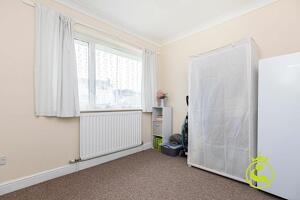 Picture #10 of Property #1865601741 in South Western Crescent, Poole BH14 8RR