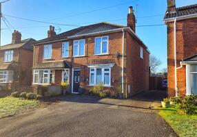 Picture #0 of Property #1865910441 in Wood Road, Ashurst SO40 7BD