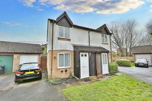 Picture #0 of Property #1867774641 in Castledean BH7 7HZ