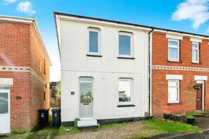 Picture #0 of Property #1874852541 in Argyll Road, Poole BH12 2DR