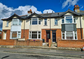 Picture #0 of Property #1875711741 in Junction Road, Central Totton SO40 3BW