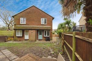 Picture #0 of Property #1883769441 in Kingsley Gardens, Totton, Southampton SO40 8ET