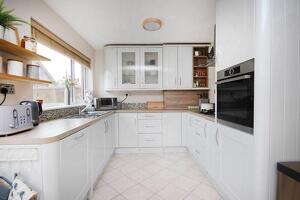 Picture #3 of Property #1884772641 in Totton SO40 3LQ