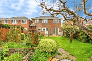 Picture #1 of Property #1890457641 in Drake Close, Marchwood, Southampton SO40 4XB