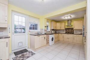 Picture #12 of Property #1890457641 in Drake Close, Marchwood, Southampton SO40 4XB