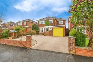 Picture #14 of Property #1890457641 in Drake Close, Marchwood, Southampton SO40 4XB