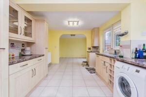 Picture #3 of Property #1890457641 in Drake Close, Marchwood, Southampton SO40 4XB