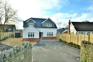 Picture #1 of Property #1904642541 in Middlehill Road, Colehill BH21 2HG