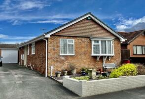 Picture #0 of Property #1913080641 in Burn Close, Verwood BH31 6DN
