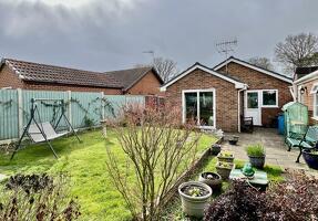 Picture #3 of Property #1913080641 in Burn Close, Verwood BH31 6DN