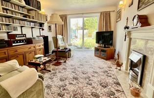 Picture #5 of Property #1913080641 in Burn Close, Verwood BH31 6DN