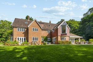 Picture #1 of Property #1916056641 in Kyrchil Way, Colehill, Wimborne BH21 2RU