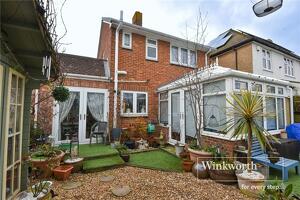 Picture #15 of Property #1920947541 in Elmsway, Bournemouth BH6 3HU