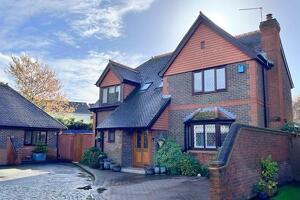 Picture #0 of Property #1925535141 in Lych Gate Court, Hightown, Ringwood BH24 3DZ