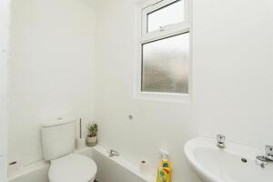 Picture #13 of Property #1927847541 in Priestley Close, Totton, Southampton SO40 8TL