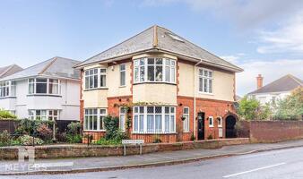 Picture #0 of Property #1930845141 in Iddesleigh Road, Bournemouth BH3 7NQ