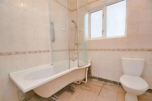 Picture #8 of Property #1939358541 in Hamworthy BH15 4NW