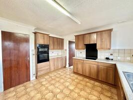 Picture #5 of Property #1939961541 in Valley View, Talbot Village, Poole BH12 5EP