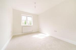 Picture #10 of Property #194260168 in Cracknore Hard Lane, Marchwood, Southampton SO40 4UT