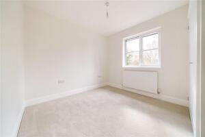 Picture #5 of Property #194260168 in Cracknore Hard Lane, Marchwood, Southampton SO40 4UT