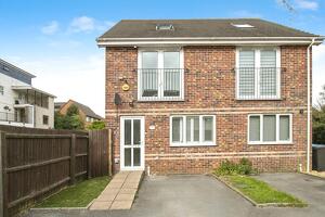 Picture #0 of Property #1942602741 in Chesil Gardens, Poole BH12 3LX