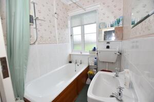 Picture #14 of Property #1944515031 in Holdenhurst Village, Bournemouth BH8 0EF
