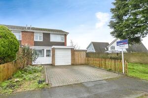 Picture #0 of Property #1945569441 in Runnymede Avenue, BEARWOOD, Bournemouth BH11 9SP
