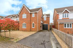 Picture #0 of Property #1948465641 in Hawkers Close, Totton, Southampton SO40 3GG