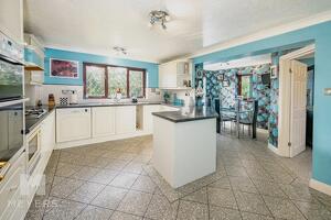Picture #2 of Property #1949163141 in Hobbs Park, St Leonards, Ringwood BH24 2PU