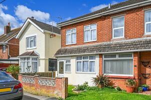 Picture #11 of Property #1949839641 in Compton Road, Totton SO40 3AS