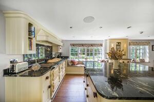 Picture #7 of Property #1953403341 in  Minstead, Lyndhurst SO43 7GJ