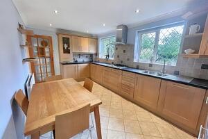 Picture #6 of Property #1954928541 in Sturminster Marshall BH21 4BP