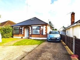 Picture #0 of Property #195767368 in Fairmile BH23 2NQ