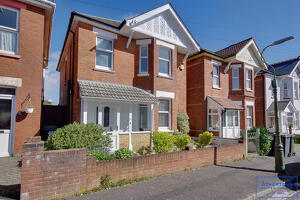 Picture #0 of Property #1968718641 in Acland Road,  Bournemouth BH9 1JJ