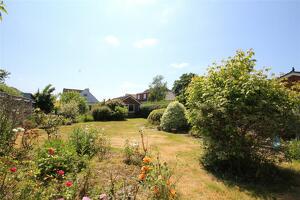 Picture #1 of Property #197260168 in Southampton Road, Ringwood BH24 1HT