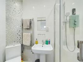 Picture #7 of Property #1974580641 in Halifax Way, Christchurch BH23 4TX