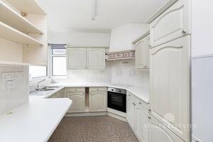 Picture #10 of Property #1982917641 in Tuckton Road, Bournemouth BH6 3HS
