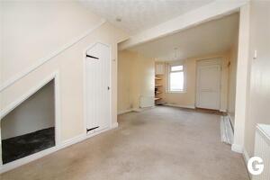 Picture #4 of Property #1983985731 in Christchurch Road, Ringwood BH24 1DL