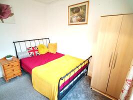 Picture #4 of Property #1984961541 in Hmo, 227 Bournemouth Road, Poole BH14 9HU