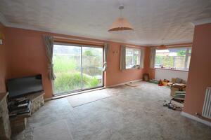 Picture #1 of Property #1986328641 in Moneyfly Road, Verwood BH31 6BL