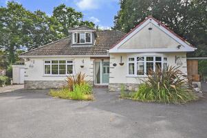 Picture #0 of Property #1990549521 in High Trees Walk, Ferndown BH22 9SF