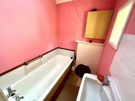 Picture #9 of Property #1994750541 in Hightown Hill, Ringwood BH24 3HA