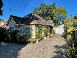 Picture #15 of Property #1999364931 in  Elgin Road, Lilliput,  POOLE BH14 8QT